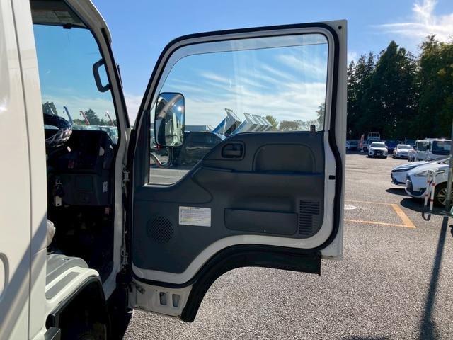 エルフトラック 1.9t積・Wキャブ・4WD・全低床・AT車・5t未満・ETC・電格ミラー・バックカメラ・ナビTV・車線逸脱警報装置・衝突軽減ブレーキ(49枚目)