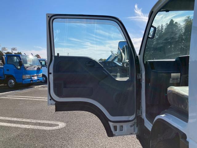 エルフトラック 1.9t積・Wキャブ・4WD・全低床・AT車・5t未満・ETC・電格ミラー・バックカメラ・ナビTV・車線逸脱警報装置・衝突軽減ブレーキ(61枚目)