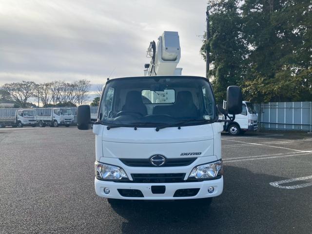 デュトロ 高所作業車・地上高10M・全低床・AT車・ETC・電格ミラー・バックカメラ・ナビTV・アワメーター821H(2枚目)