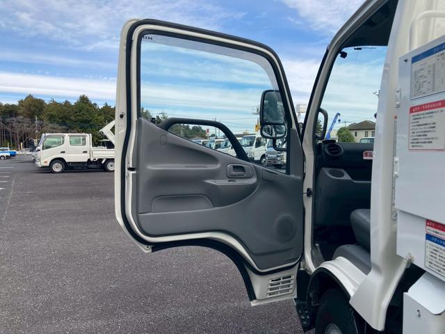 デュトロ 高所作業車・地上高10M・全低床・AT車・ETC・電格ミラー・バックカメラ・ナビTV・アワメーター821H(74枚目)