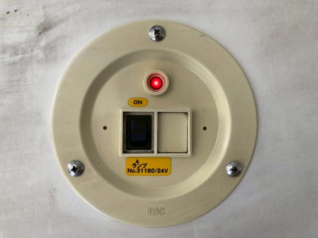 エルフトラック 　１．５ｔ積・アルミバン・４ＷＤ・全低床・ＡＴ車・５ｔ未満・電格ミラー・バックカメラ（26枚目）