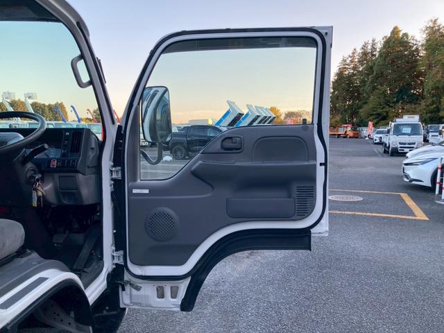 エルフトラック 　１．５ｔ積・アルミバン・４ＷＤ・全低床・ＡＴ車・５ｔ未満・電格ミラー・バックカメラ（63枚目）