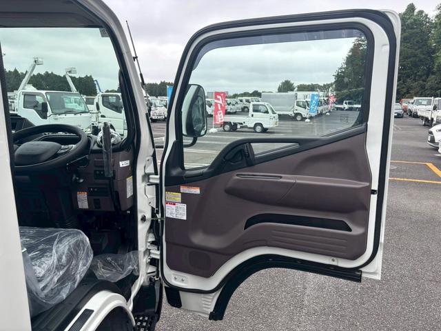 キャンター 3t積・ダンプ・全低床・MT5・コボレーン付・電格ミラー・バックカメラ・保証書・ 取扱説明書(66枚目)