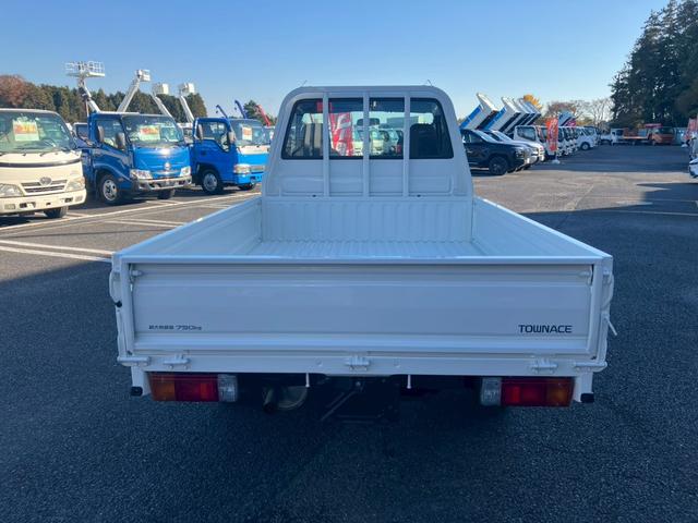 ライトエーストラック 　０．７５ｔ積・平ボディ・低床・ＡＴ車・３．５ｔ未満・ガソリン車（6枚目）
