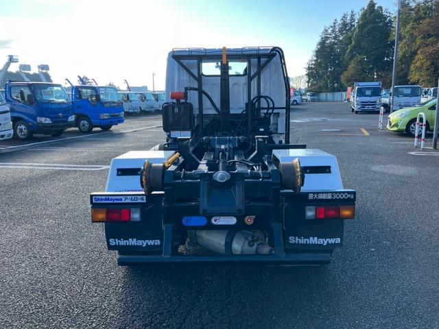 キャンター 3t積・アームロール・全低床・MT5・ETC・電格ミラー・車線逸脱警報装置・衝突軽減ブレーキ(6枚目)