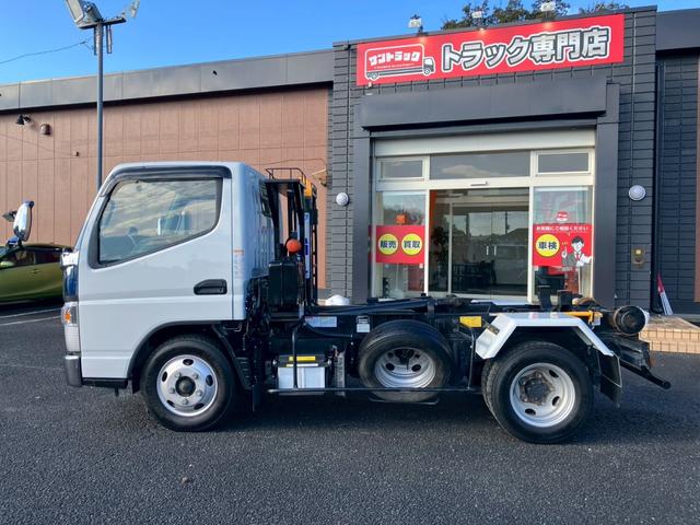 キャンター 3t積・アームロール・全低床・MT5・ETC・電格ミラー・車線逸脱警報装置・衝突軽減ブレーキ(8枚目)