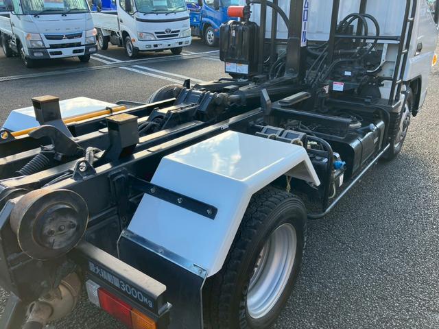 キャンター 3t積・アームロール・全低床・MT5・ETC・電格ミラー・車線逸脱警報装置・衝突軽減ブレーキ(10枚目)