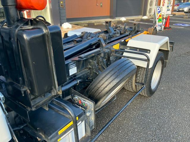 キャンター 3t積・アームロール・全低床・MT5・ETC・電格ミラー・車線逸脱警報装置・衝突軽減ブレーキ(12枚目)