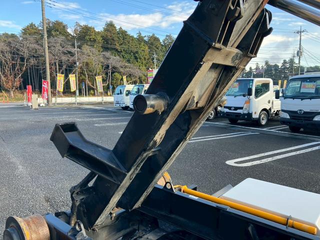 キャンター 3t積・アームロール・全低床・MT5・ETC・電格ミラー・車線逸脱警報装置・衝突軽減ブレーキ(17枚目)