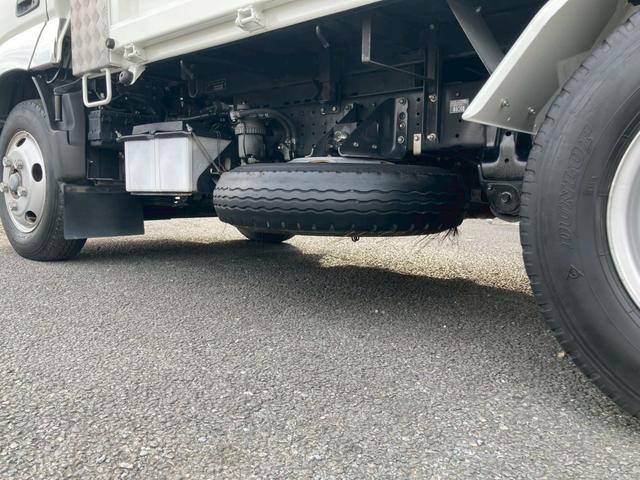 デュトロ 　３ｔ積・ダンプ・全低床・コボレーン付・メッキパーツ・ＭＴ６・ＥＴＣ・電格ミラー・バックカメラ・ナビＴＶ（44枚目）