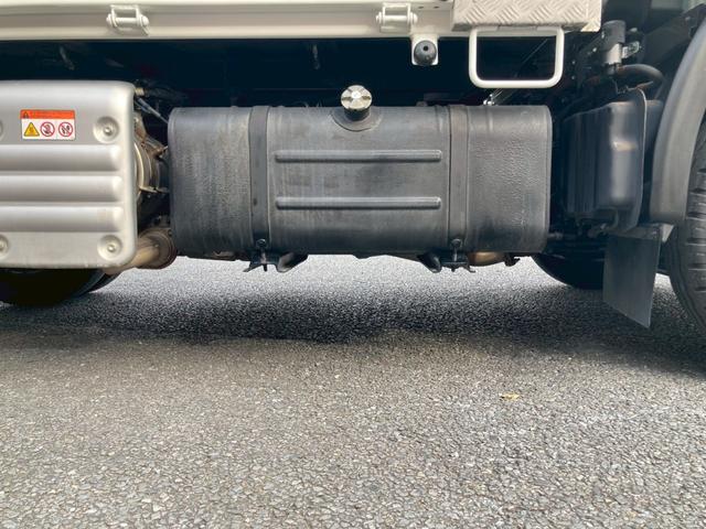 デュトロ 　３ｔ積・ダンプ・全低床・コボレーン付・メッキパーツ・ＭＴ６・ＥＴＣ・電格ミラー・バックカメラ・ナビＴＶ（51枚目）