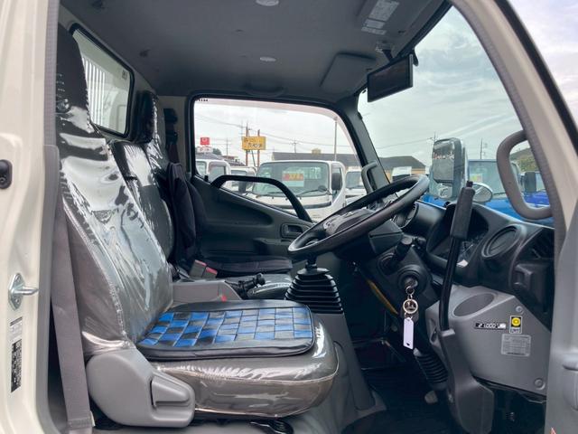 デュトロ 　３ｔ積・ダンプ・全低床・コボレーン付・メッキパーツ・ＭＴ６・ＥＴＣ・電格ミラー・バックカメラ・ナビＴＶ（65枚目）