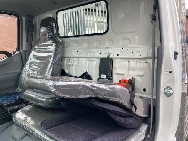 デュトロ 　３ｔ積・ダンプ・全低床・コボレーン付・メッキパーツ・ＭＴ６・ＥＴＣ・電格ミラー・バックカメラ・ナビＴＶ（72枚目）