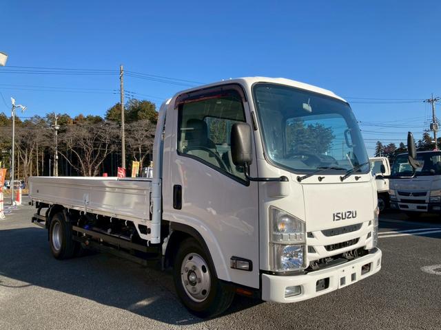エルフトラック 　３ｔ積・平ボディ・ロング・全低床・ＭＴ６・ＥＴＣ・電格ミラー・ナビＴＶ・車線逸脱警報装置・衝突軽減ブレーキ（3枚目）