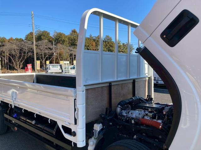 エルフトラック 　３ｔ積・平ボディ・ロング・全低床・ＭＴ６・ＥＴＣ・電格ミラー・ナビＴＶ・車線逸脱警報装置・衝突軽減ブレーキ（36枚目）