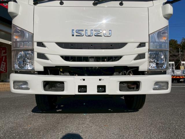 エルフトラック 　３ｔ積・平ボディ・ロング・全低床・ＭＴ６・ＥＴＣ・電格ミラー・ナビＴＶ・車線逸脱警報装置・衝突軽減ブレーキ（47枚目）