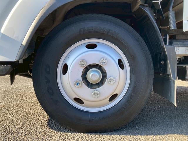 エルフトラック 　３ｔ積・平ボディ・ロング・全低床・ＭＴ６・ＥＴＣ・電格ミラー・ナビＴＶ・車線逸脱警報装置・衝突軽減ブレーキ（67枚目）