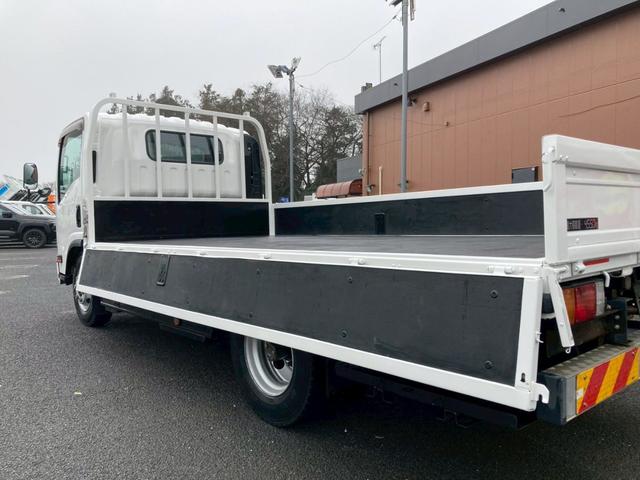 エルフトラック 　４．５５ｔ積・平ボディ・ロング・ワイド・高床・ＡＴ車・ＥＴＣ・電格ミラー・バックカメラ・ナビＴＶ・車線逸脱警報装置・衝突軽減ブレーキ（16枚目）