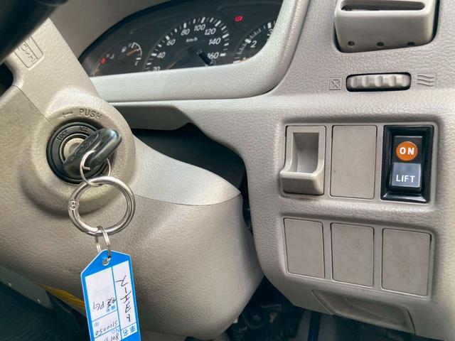 トヨエース 　平ボディ・低床・垂直ゲート・ＭＴ５・３．５ｔ未満・ＥＴＣ（61枚目）