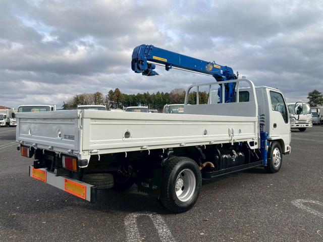 エルフトラック 　３ｔ積・３段クレーン・セミロング・全低床・ＡＴ車・ＥＴＣ（5枚目）