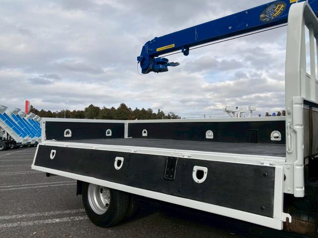 エルフトラック 　３ｔ積・３段クレーン・セミロング・全低床・ＡＴ車・ＥＴＣ（12枚目）