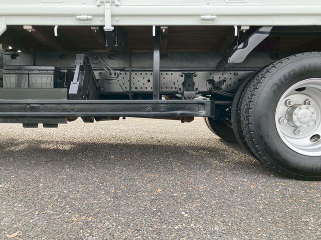 エルフトラック 　３ｔ積・３段クレーン・セミロング・全低床・ＡＴ車・ＥＴＣ（46枚目）