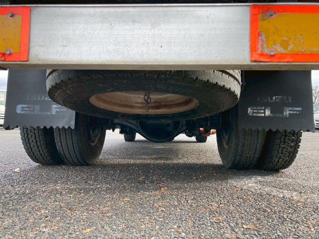 エルフトラック 　３ｔ積・３段クレーン・セミロング・全低床・ＡＴ車・ＥＴＣ（50枚目）