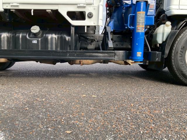 エルフトラック 　３ｔ積・３段クレーン・セミロング・全低床・ＡＴ車・ＥＴＣ（54枚目）