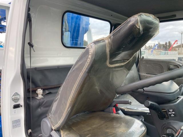 エルフトラック 　３ｔ積・３段クレーン・セミロング・全低床・ＡＴ車・ＥＴＣ（68枚目）