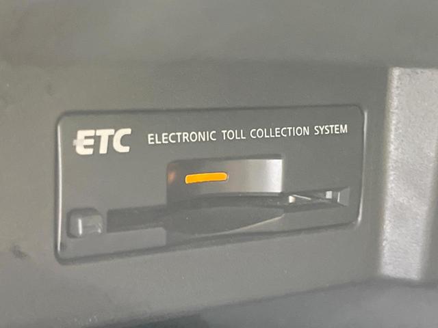 フーガ 370VIP バックカメラ レザーシート スマートキー HIDヘッド ビルトインETC クルコン オートライト デュアルエアコン CD DVD再生 フルセグ パドルシフト(6枚目)