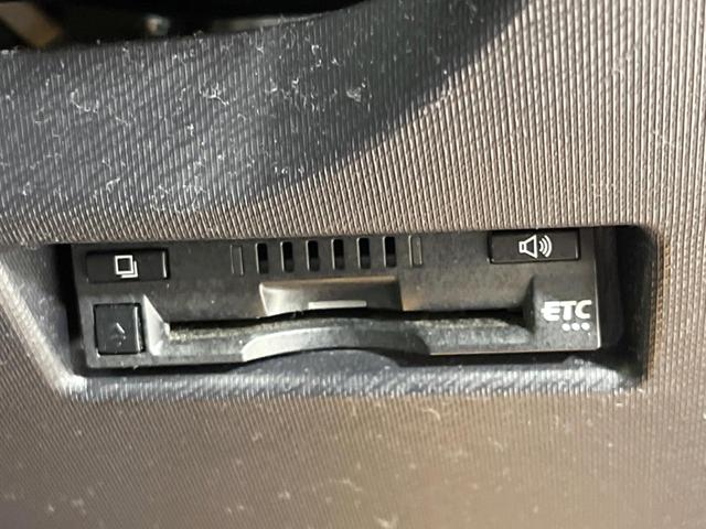 アクア S SDナビ バックカメラ 衝突被害軽減システム シートヒーター 禁煙車 ドラレコ LEDヘッド ETC コーナーセンサー スマートキー オートハイビーム 車線逸脱警報 オートライト オートエアコン(31枚目)