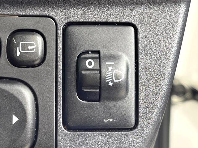 アクア S SDナビ バックカメラ 衝突被害軽減システム シートヒーター 禁煙車 ドラレコ LEDヘッド ETC コーナーセンサー スマートキー オートハイビーム 車線逸脱警報 オートライト オートエアコン(38枚目)