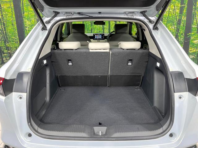 ヴェゼル ｅ：ＨＥＶ　Ｚ　純正９インチナビ　ホンダセンシング　全周囲カメラ　アダプティブクルーズコントロール　ＢＳＭ　電動リアゲート　置くだけ充電　寒冷地仕様　Ｂｌｕｅｔｏｏｔｈ　ＥＴＣ　シートヒーター　ＬＥＤヘッドライト（11枚目）