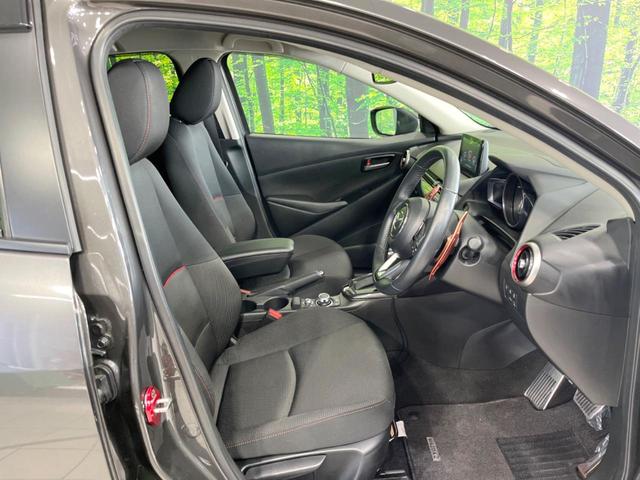 MAZDA2 15S ブラックトーンエディション マツダコネクトナビ 全周囲カメラ レーダークルーズ 禁煙車 LEDヘッド 純正16インチアルミホイール 衝突被害軽減システム コーナーセンサー スマートキー 車線逸脱警報 オートライト オートエアコン(8枚目)