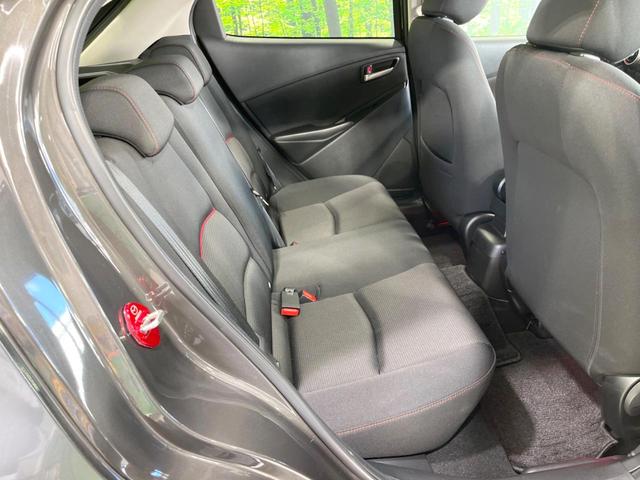 MAZDA2 15S ブラックトーンエディション マツダコネクトナビ 全周囲カメラ レーダークルーズ 禁煙車 LEDヘッド 純正16インチアルミホイール 衝突被害軽減システム コーナーセンサー スマートキー 車線逸脱警報 オートライト オートエアコン(9枚目)