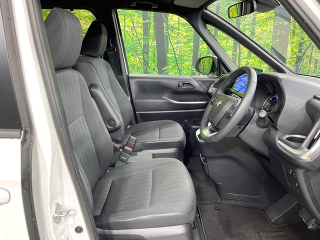 ヴォクシー ハイブリッドS-G 純正10型ナビ 両側電動ドア バックカメラ 衝突被害軽減システム レーダークルーズ 禁煙車 コーナーセンサー スマートキー LEDヘッド ビルトインETC オートハイビーム 車線逸脱警報(8枚目)