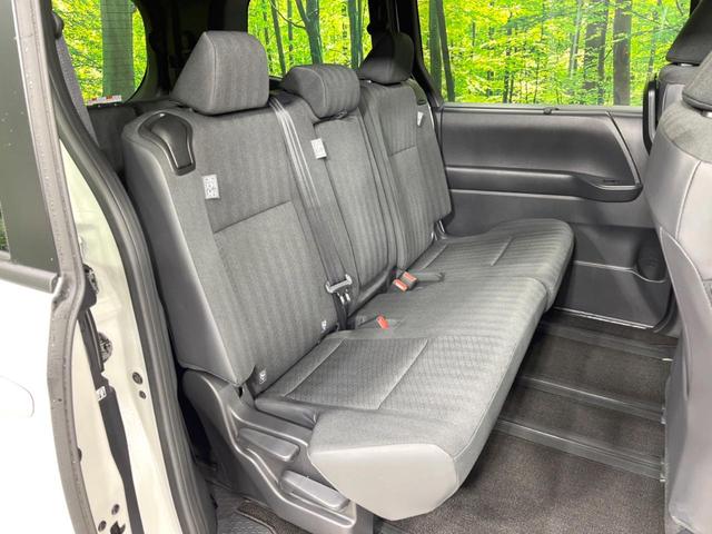 ヴォクシー ハイブリッドS-G 純正10型ナビ 両側電動ドア バックカメラ 衝突被害軽減システム レーダークルーズ 禁煙車 コーナーセンサー スマートキー LEDヘッド ビルトインETC オートハイビーム 車線逸脱警報(9枚目)