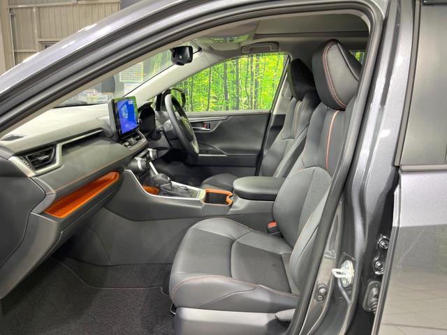 RAV4 ハイブリッドアドベンチャー 4WD サンルーフ 全周囲カメラ 衝突被害軽減システム レーダークルーズ 禁煙車 電動リアゲート レザーシート シートヒーター 前席シートエアコン パワーシート ドラレコ コーナーセンサー(8枚目)
