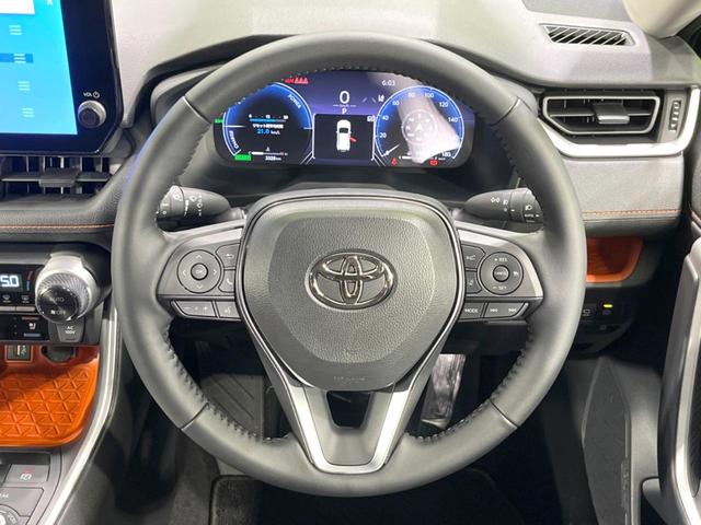RAV4 ハイブリッドアドベンチャー 4WD サンルーフ 全周囲カメラ 衝突被害軽減システム レーダークルーズ 禁煙車 電動リアゲート レザーシート シートヒーター 前席シートエアコン パワーシート ドラレコ コーナーセンサー(11枚目)