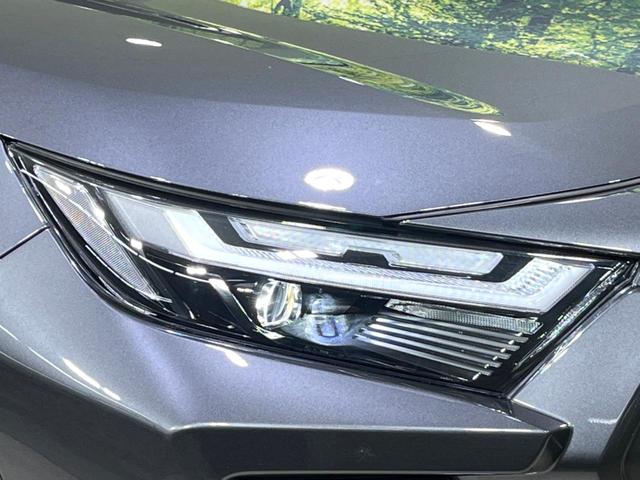 RAV4 ハイブリッドアドベンチャー 4WD サンルーフ 全周囲カメラ 衝突被害軽減システム レーダークルーズ 禁煙車 電動リアゲート レザーシート シートヒーター 前席シートエアコン パワーシート ドラレコ コーナーセンサー(12枚目)