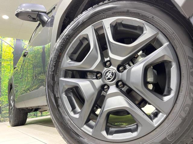 RAV4 ハイブリッドアドベンチャー 4WD サンルーフ 全周囲カメラ 衝突被害軽減システム レーダークルーズ 禁煙車 電動リアゲート レザーシート シートヒーター 前席シートエアコン パワーシート ドラレコ コーナーセンサー(13枚目)