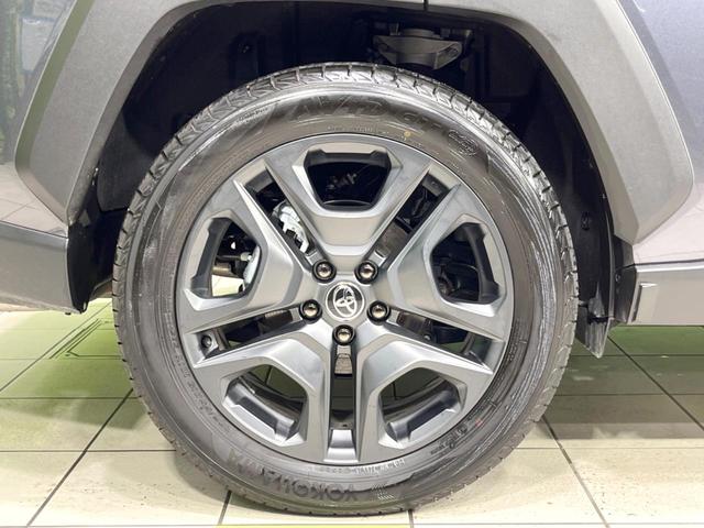 RAV4 ハイブリッドアドベンチャー 4WD サンルーフ 全周囲カメラ 衝突被害軽減システム レーダークルーズ 禁煙車 電動リアゲート レザーシート シートヒーター 前席シートエアコン パワーシート ドラレコ コーナーセンサー(26枚目)