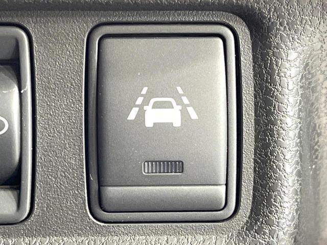 ノート X DIG-S 純正SDナビ 全周囲カメラ 衝突被害軽減システム 禁煙車 ドラレコ コーナーセンサー スマートキー 車線逸脱警報 オートライト オートエアコン Bluetooth CD 地デジ(6枚目)