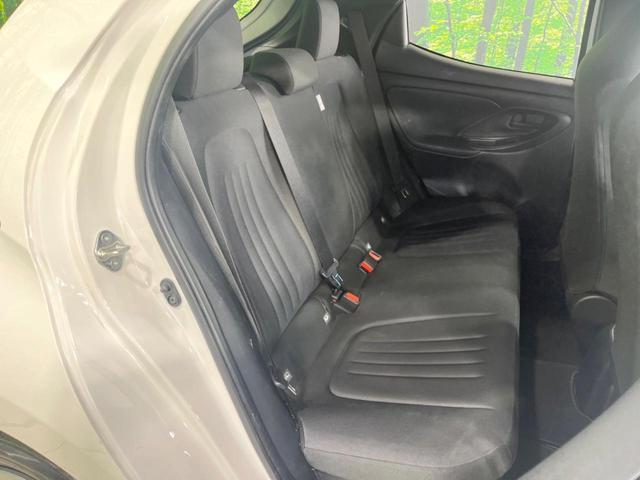 ヤリス ハイブリッドＸ　バックカメラ　衝突被害軽減システム　レーダークルーズ　禁煙車　ドラレコ　コーナーセンサー　スマートキー　ＥＴＣ　オートハイビーム　車線逸脱警報　オートライト　オートエアコン　Ｂｌｕｅｔｏｏｔｈ（9枚目）