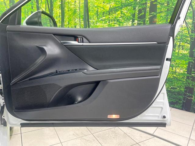 カムリ Ｇ　バックカメラ　衝突被害軽減システム　レーダークルーズ　禁煙車　パワーシート　コーナーセンサー　スマートキー　ＨＩＤヘッド　ビルトインＥＴＣ　オートハイビーム　車線逸脱警報　オートライト（39枚目）