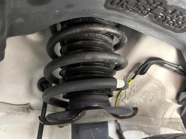 タント カスタムＲＳセレクション　両側電動ドア　運転席ロングスライドシート　ターボ　ナビ　衝突被害軽減システム　バックカメラ　ＥＴＣ　レーダークルーズ　禁煙車　コーナーセンサー　スマートキー　ＬＥＤヘッド　オートハイビーム　フルセグ（20枚目）