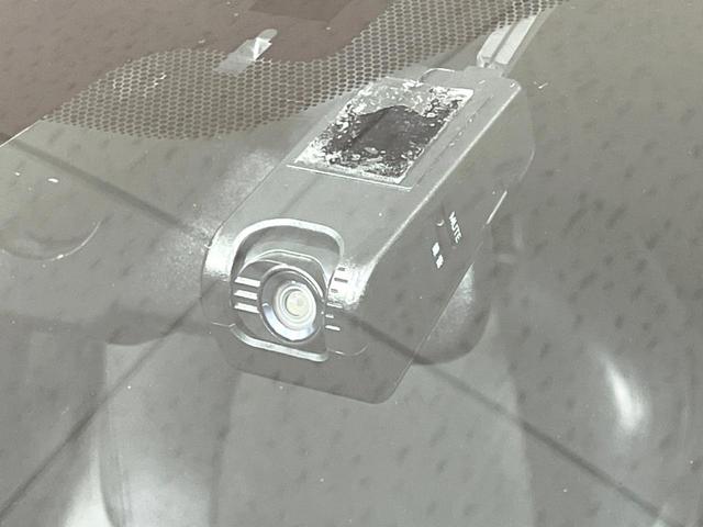 Ｃ－ＨＲ Ｇ　バックカメラ　衝突被害軽減システム　レーダークルーズ　禁煙車　ハーフレザーシート　ドラレコ　コーナーセンサー　スマートキー　ＬＥＤヘッド　ビルトインＥＴＣ　純正１８インチアルミ　オートハイビーム（7枚目）