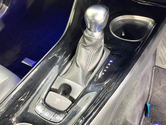 Ｃ－ＨＲ Ｇ　バックカメラ　衝突被害軽減システム　レーダークルーズ　禁煙車　ハーフレザーシート　ドラレコ　コーナーセンサー　スマートキー　ＬＥＤヘッド　ビルトインＥＴＣ　純正１８インチアルミ　オートハイビーム（24枚目）