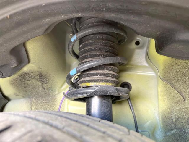 お車を安心してお乗りいただく為には、足回りの定期点検が欠かせません。サービスサポート（有償保証）では無料点検もご提供しており、安心のカーライフをお過ごしいただけるサポート体制が整っています。