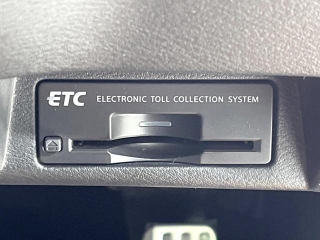 スカイライン ３５０ＧＴ　ＦＯＵＲ　ハイブリッド　タイプＳＰ　４ＷＤ　全周囲カメラ　衝突被害軽減システム　レーダークルーズ　禁煙車　レザーシート　ドラレコ　コーナーセンサー　スマートキー　ＬＥＤヘッド　ビルトインＥＴＣ　純正１９インチアルミ　車線逸脱警報（6枚目）